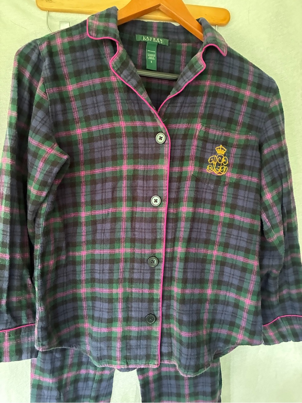 Ralph Lauren Womans Plaid Cotton Flannel Long Sleeve PJs size S Gold Monogram RL - Picture 2 of 13